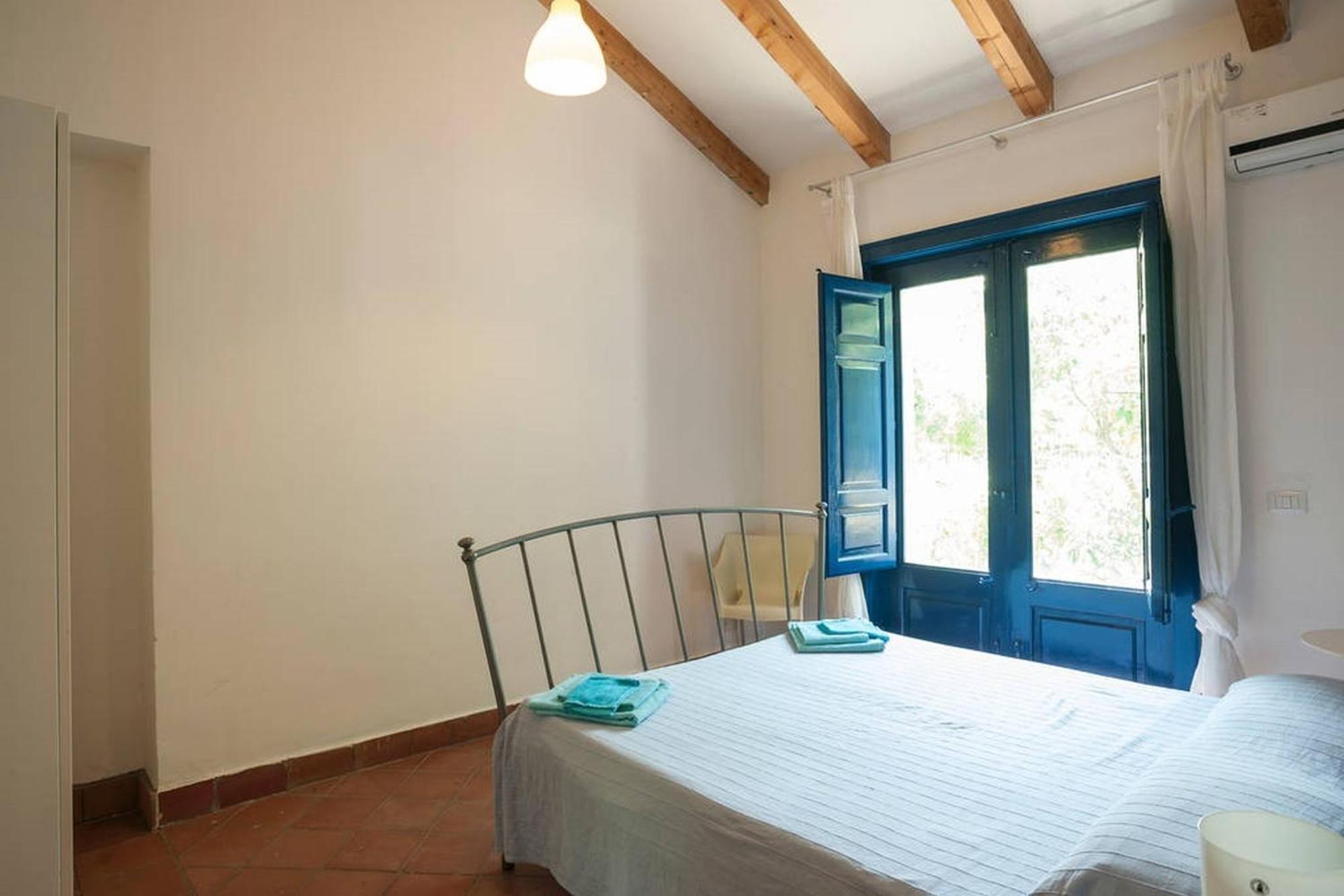 Come In Sicily La Pietra Monaca Apartment Acireale Room photo